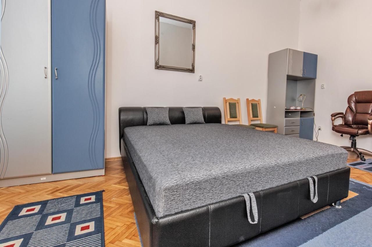 Arany Csillag Apartman Егер Екстериор снимка